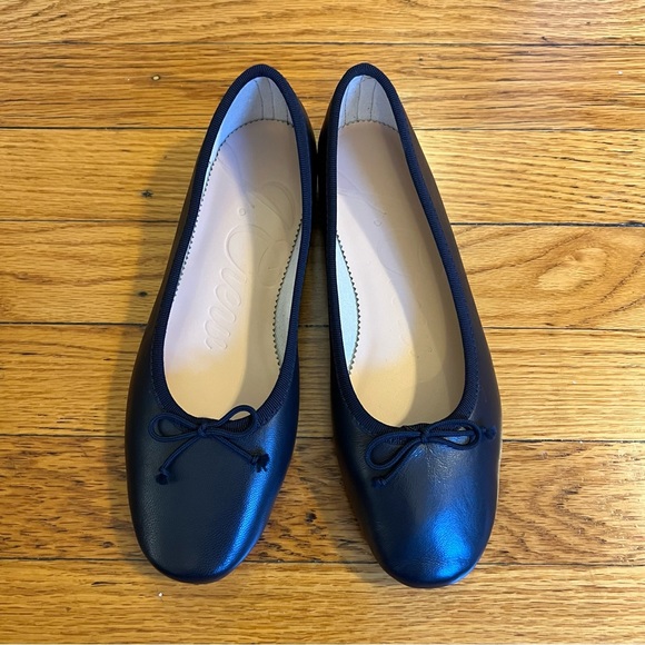 NWT JCrew Zoe Leather Ballet Flats - Navy 5.5 - Picture 2 of 8